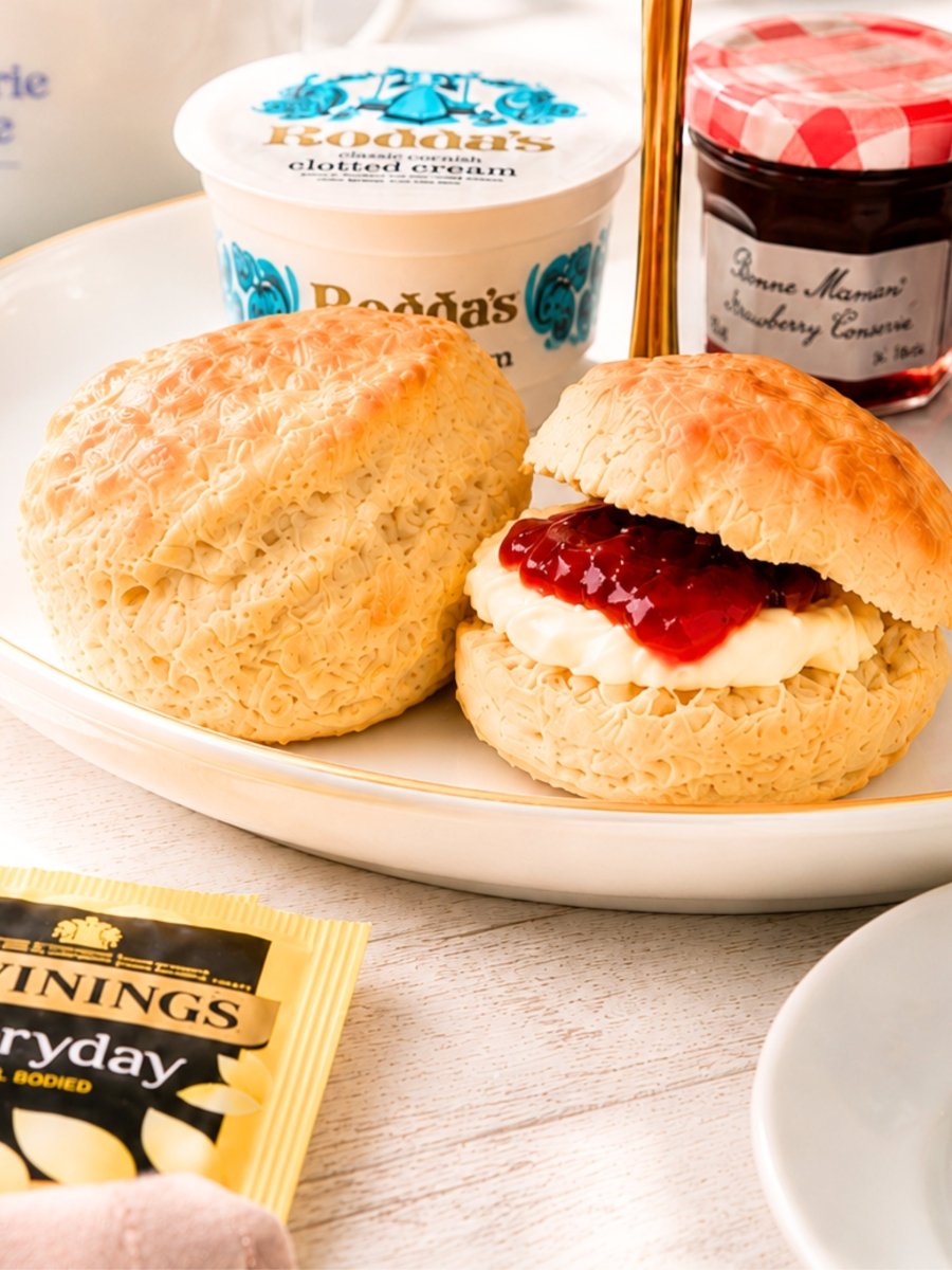 Afternoon Tea & Brownie Gift Box for 4 - Patisserie Valerie