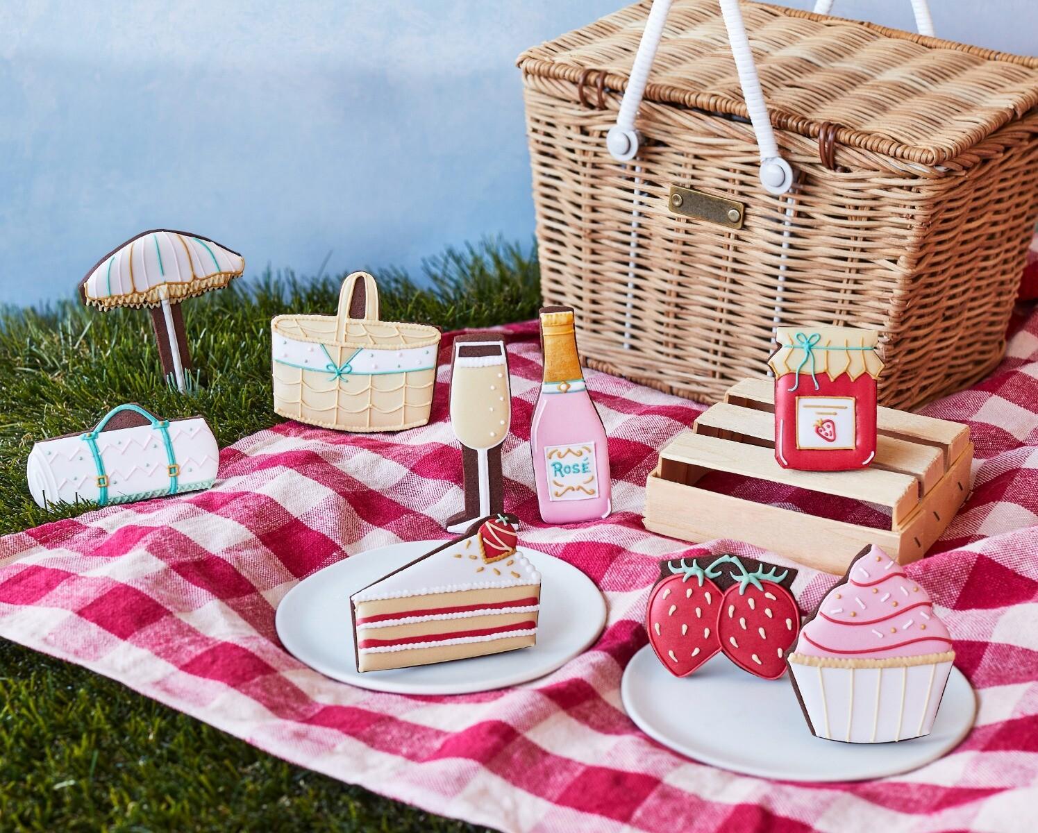 Patisserie Valerie's handmade Biscuiteers Hand-Iced Picnic Biscuits 160g cake delivery 