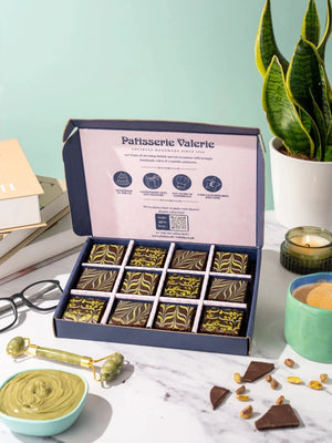 Dubai-Style Chocolate and Pistachio Brownies gift box – new 12-piece layout