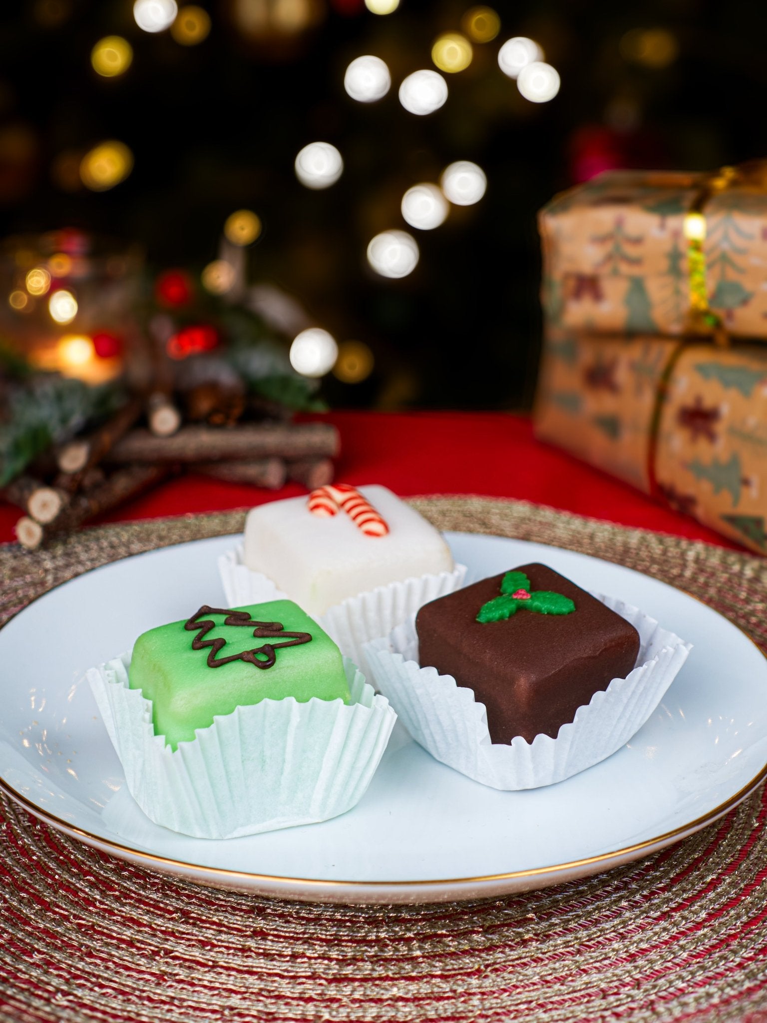 Festive Fondant Fancies x3 - Patisserie Valerie