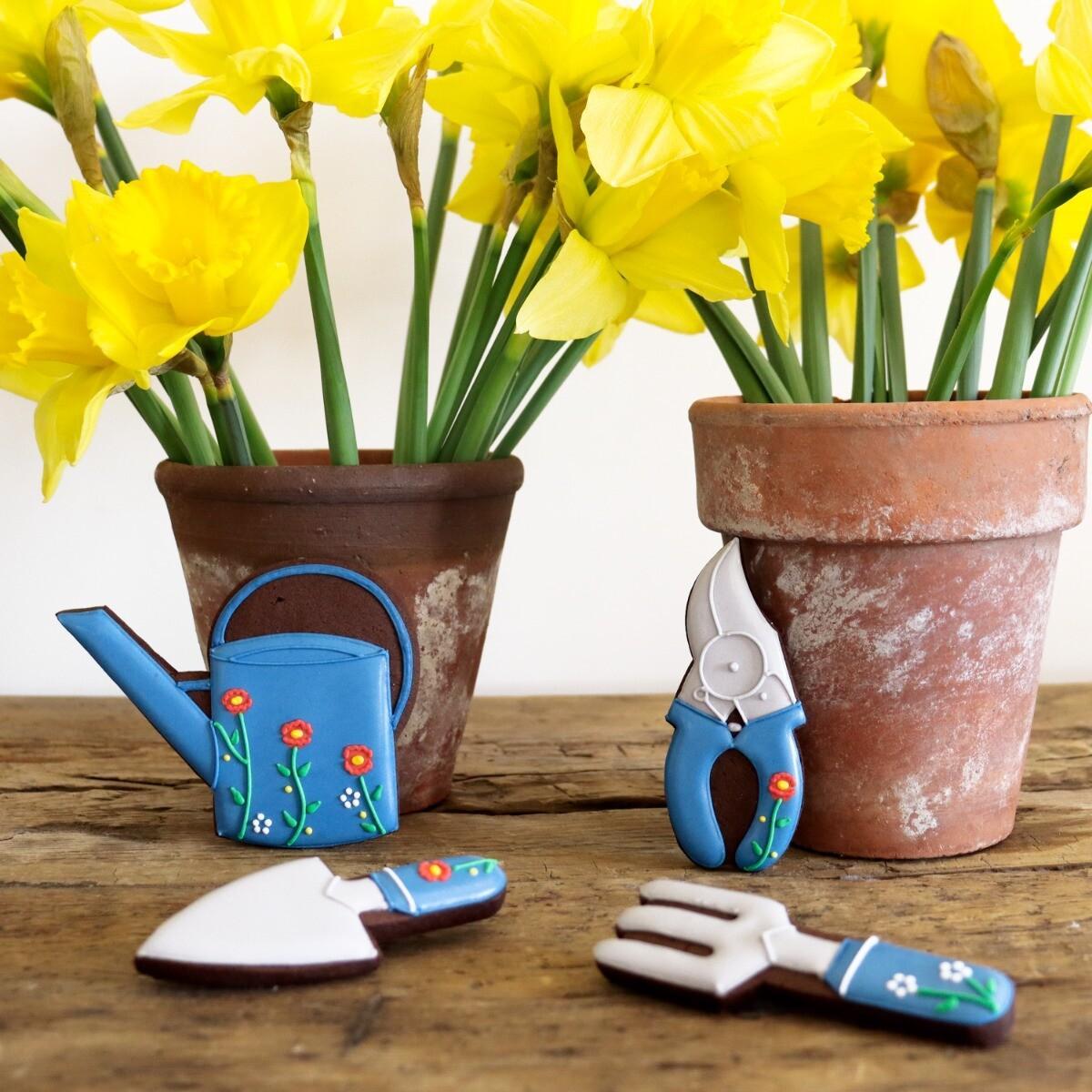 Patisserie Valerie's handmade Biscuiteers Garden Tools Hand-Iced Letterbox Biscuits 70g cake delivery 
