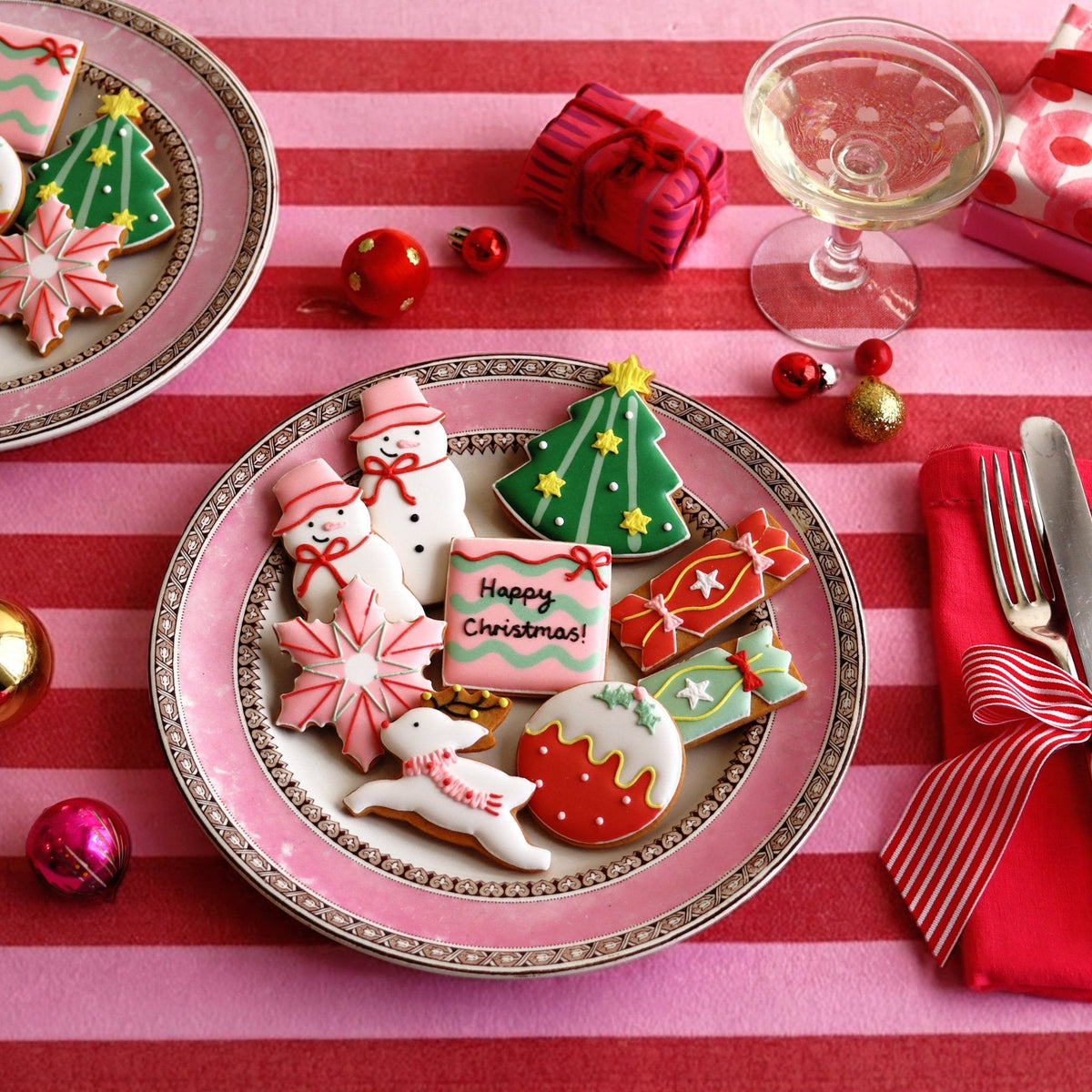Merry & Bright Biscuit Tin