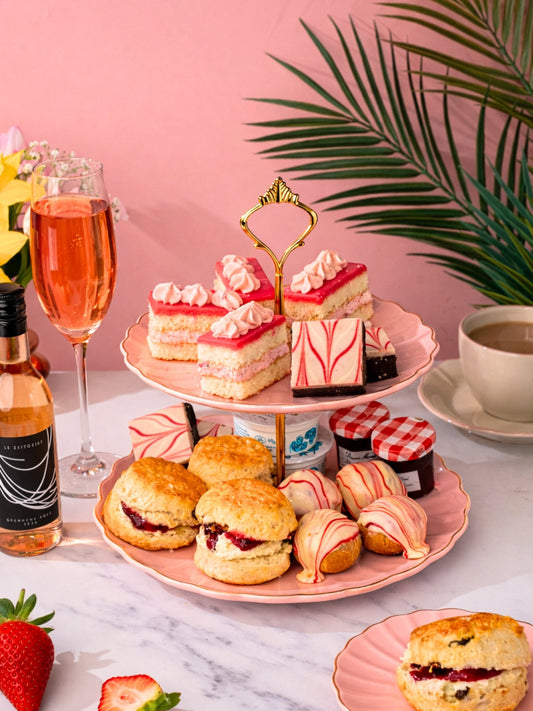 Rosé & Strawberry Sweet Treats Hamper