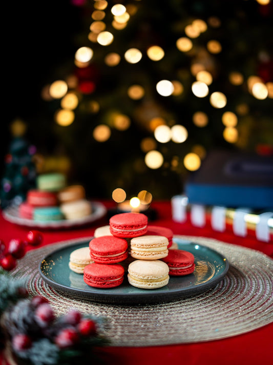 Strawberry & Vanilla Macarons Gift Box